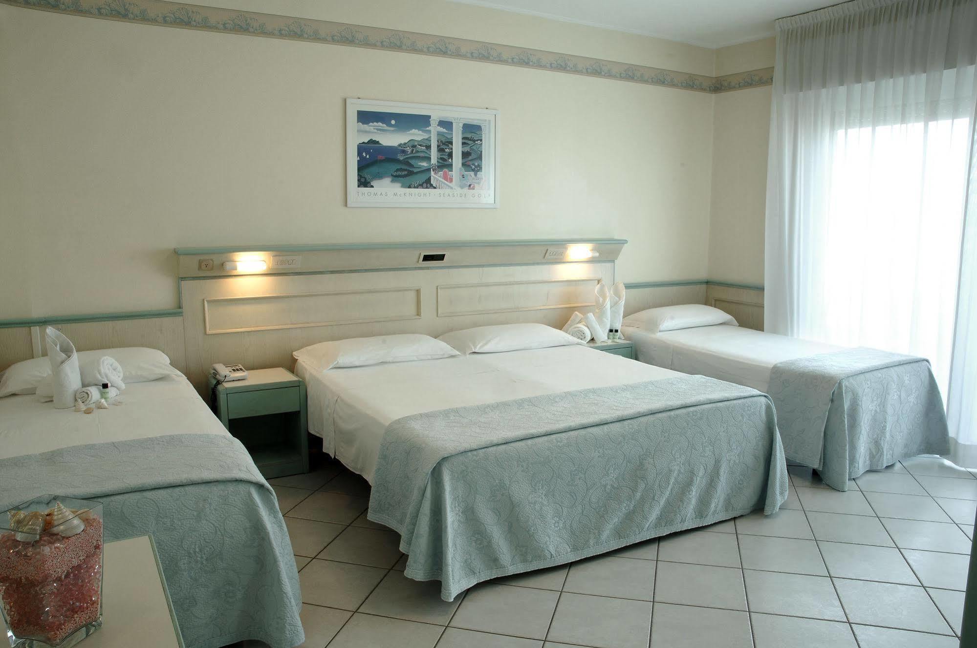 Hotel Arizona Riccione Eksteriør bilde
